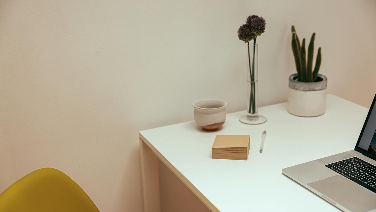 modern workspace minimal